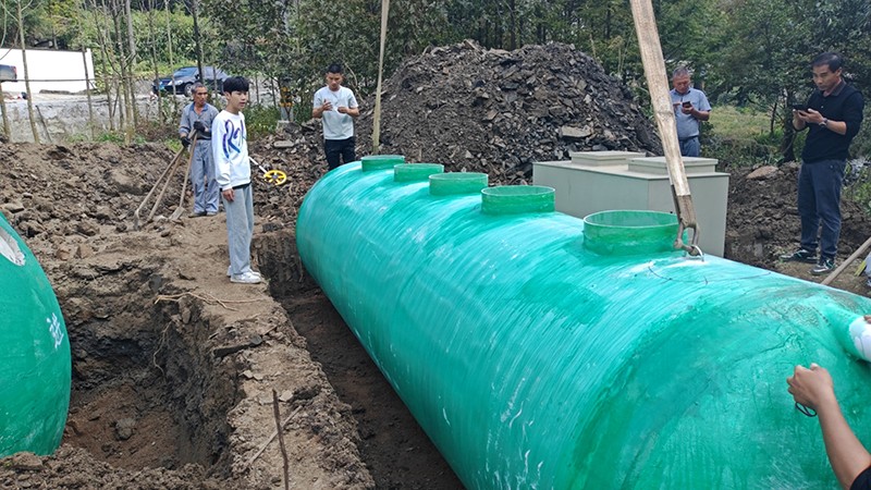 玻璃鋼一體化汙水處理設備1.jpg